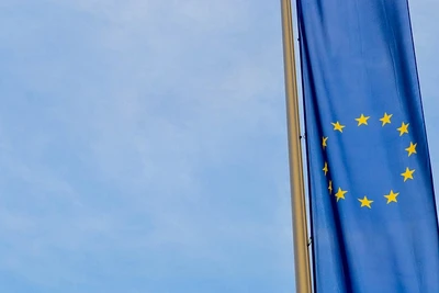 Kalendarz AI Act: które zakazy już obowiązują i co dalej