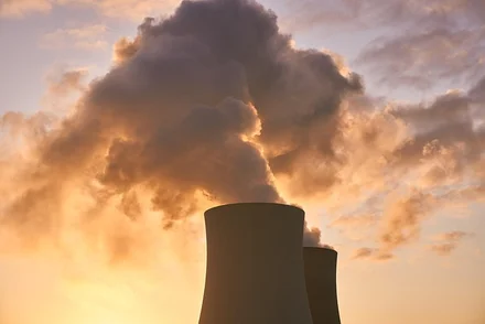Reaktor dla czatu: wielkie kontrakty energetyczne Big Techu i ich kontrowersje