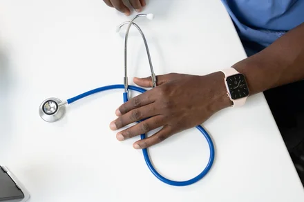 Stronniczość AI w diagnostyce: kto ponosi koszty błędu maszynowego