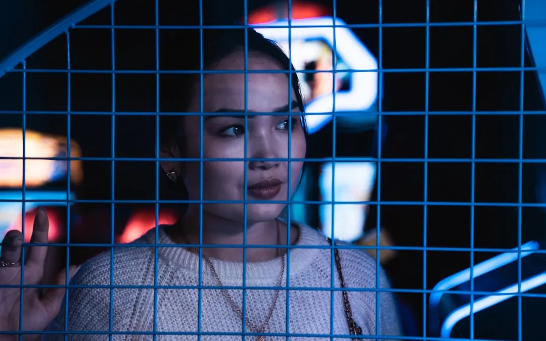 Deepfake w służbie oszustwa finansowego: jak sztuczna inteligencja opróżnia konta
