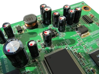Góry zużytych kart: elektroniczne odpady ery AI