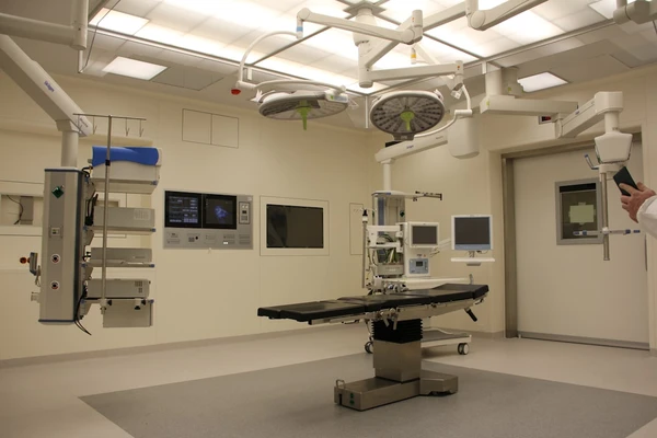Błędy AI w radiologii: gdy algorytm myli diagnozę, której radiolog by nie popełnił