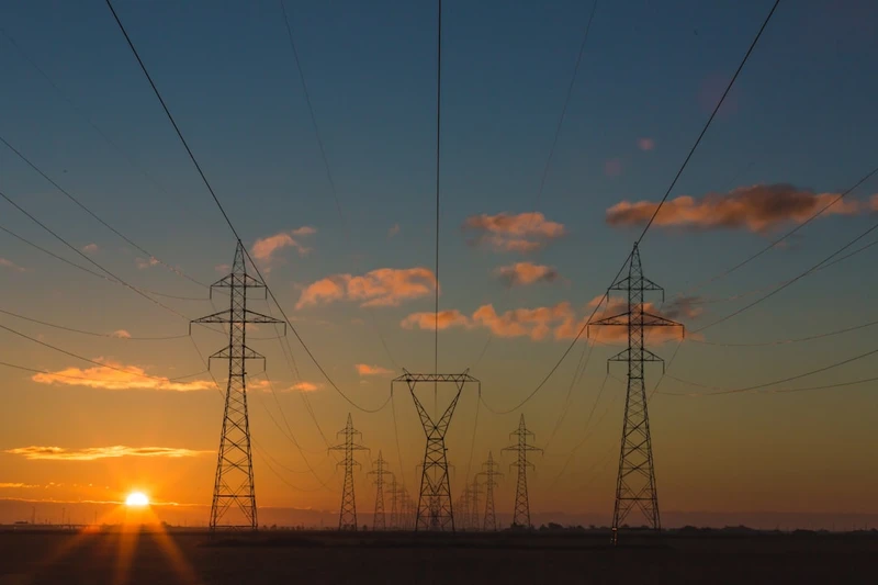 AI a kryzys sieci energetycznych: gdy centra danych duszą lokalne sieci