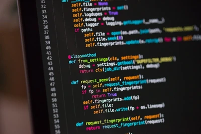 Slopsquatting: gdy AI podpowiada złośliwy pakiet