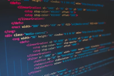 Vibe coding: gdy kod pisze AI, a luki wjeżdżają do produkcji