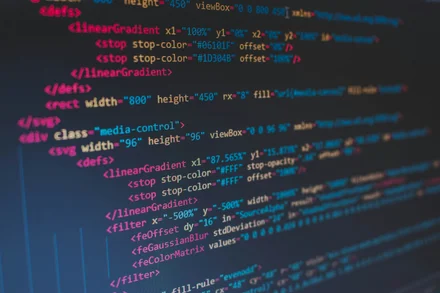 Vibe coding: gdy kod pisze AI, a luki wjeżdżają do produkcji