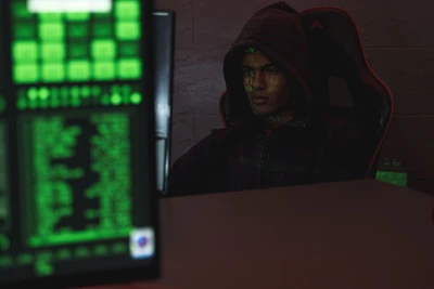 Model inversion: jak z modelu AI odtworzyć dane, których nikt nie powinien zobaczyć