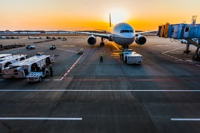 Air Canada i chatbot, który zmyślił politykę biletową: kiedy firma odpowiada za to, co wymyśli sztuczna inteligencja