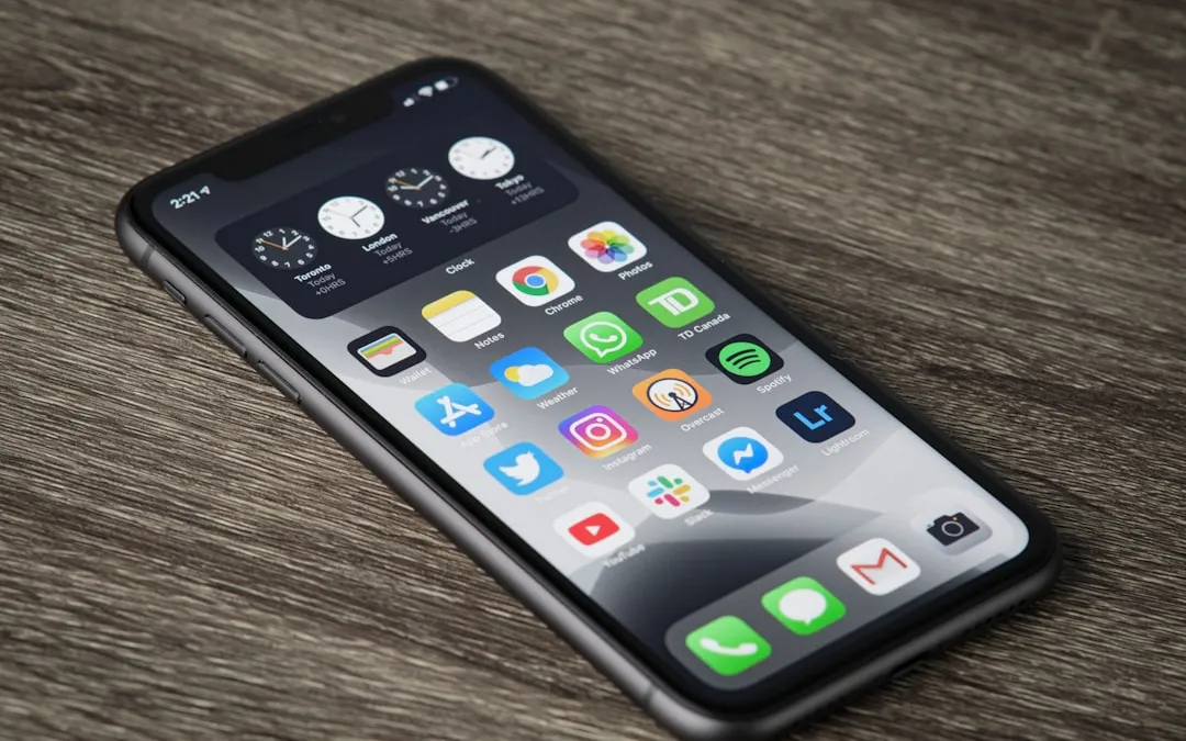 Apple Intelligence i zmyślone streszczenia: jak powiadomienia fałszywie poinformowały o samobójstwie podejrzanego i coming oucie tenisisty