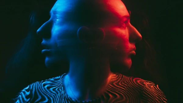 Deepfakes: niewidzialne zagrożenie dla demokracji
