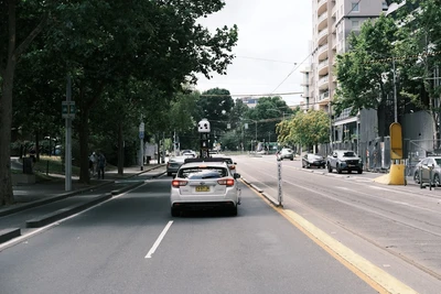Śmierć na Maple Avenue: robotaxi Waymo i seria wypadków, która pojawiła się na drodze